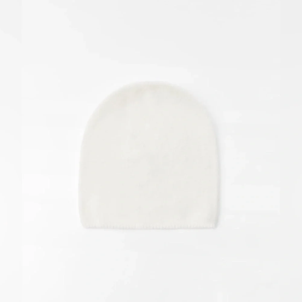 NWOT. Zara Cream Wool Blend Fine Knit Beanie.